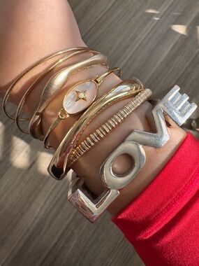 Set of 7 Gold/Silver Tone Bracelets, Bangles, Cuffs Chunky, Fun! Size 6-7”
